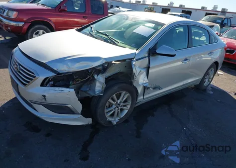 2017 Hyundai Sonata z USA, uszkodzony, nr VIN 5NPE24AF9HH578588